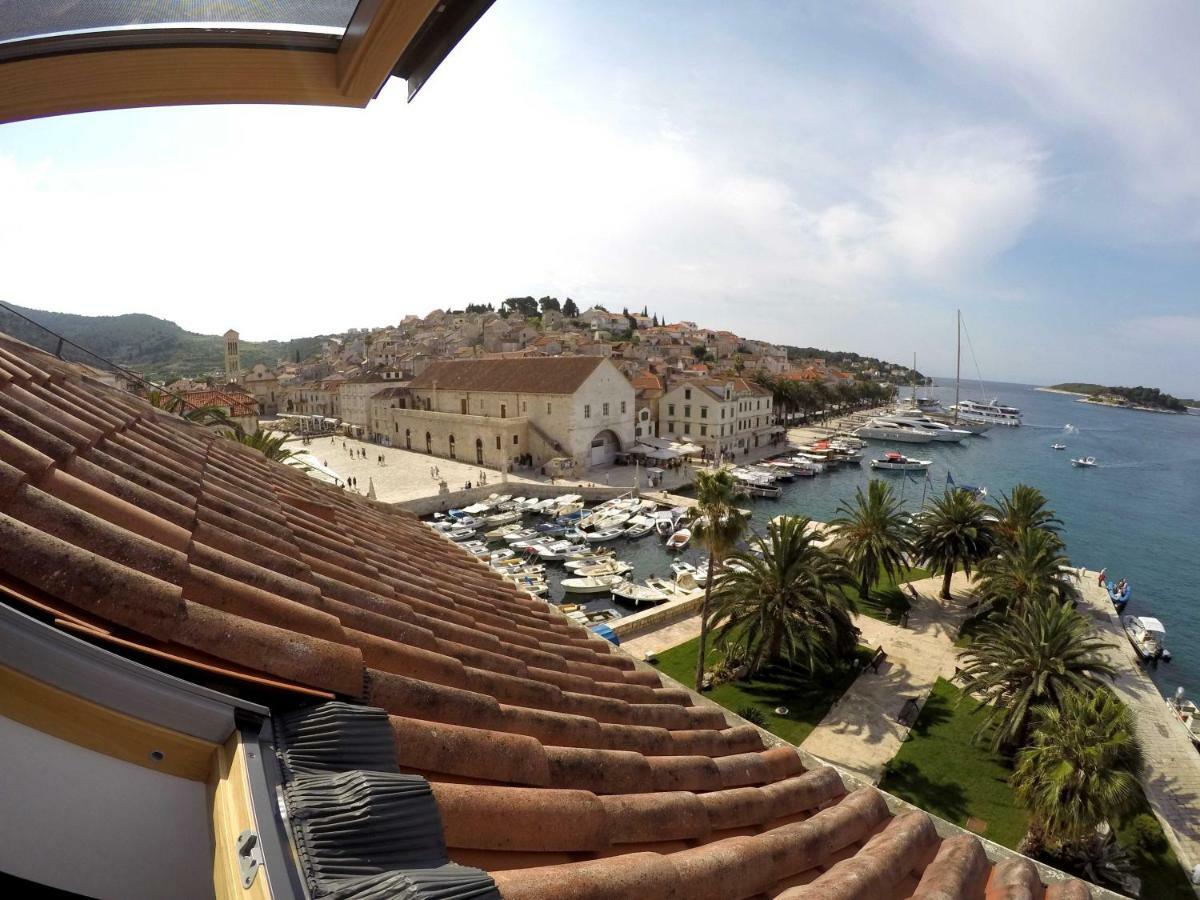 Hvar Attic Modern Design - Town Center With A Great View Hvar Town Bagian luar foto