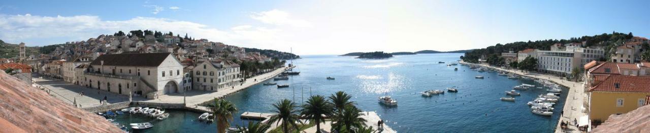 Hvar Attic Modern Design - Town Center With A Great View Hvar Town Bagian luar foto